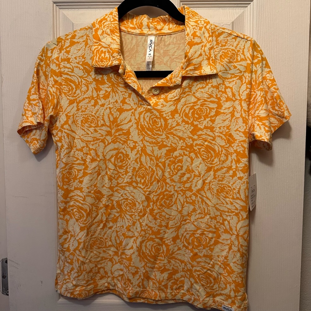 3for$30 - NWT RVCA Top